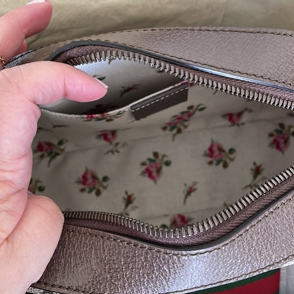 Neo Vintage GG Supreme Messenger Bag  - Authentic - Picture 8 of 10